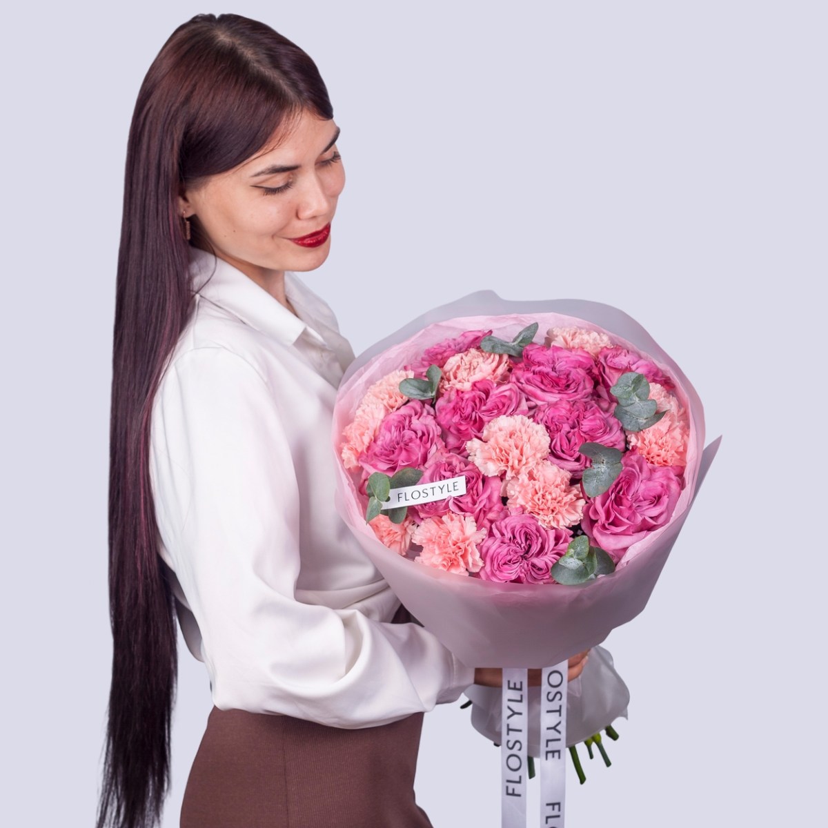 buket s rozami i diantusami 5-5